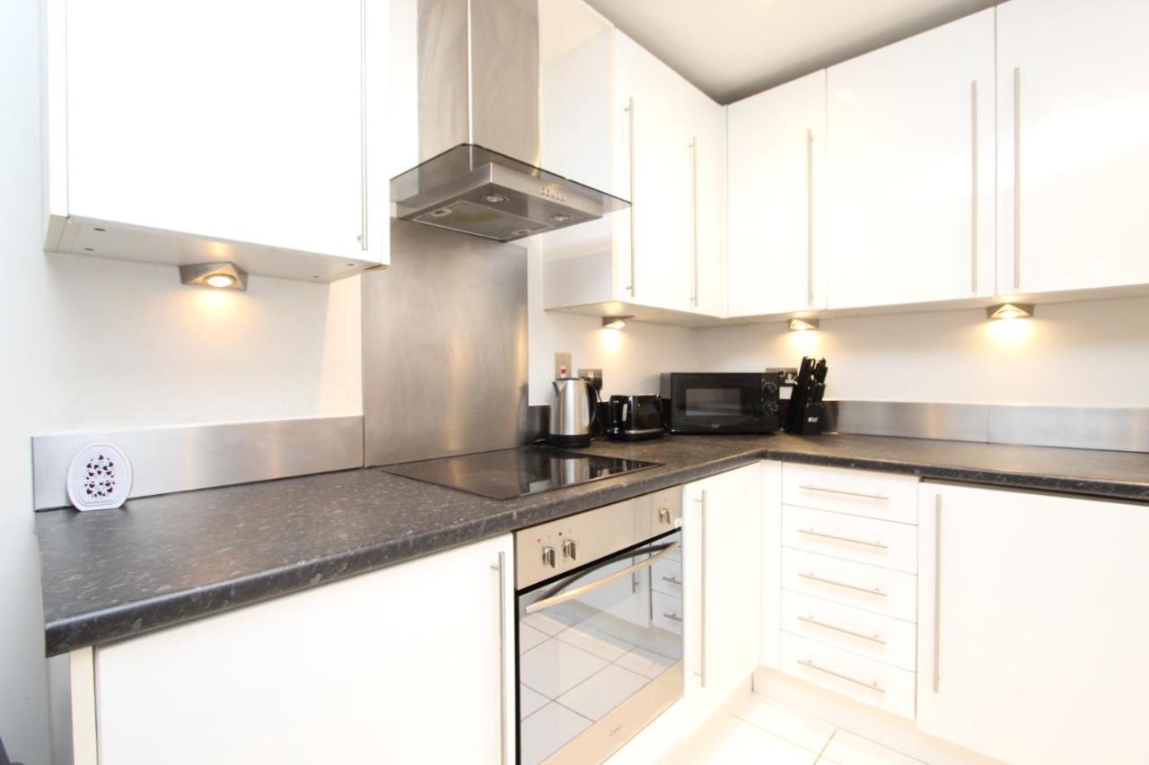 Spacious 1- Bedroom Apartment In E16 Λονδίνο Εξωτερικό φωτογραφία