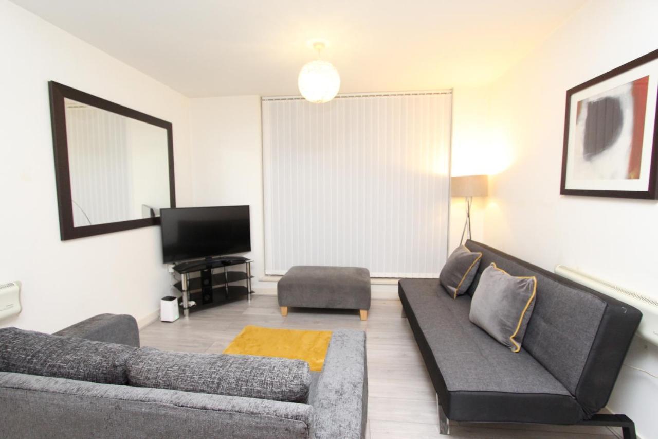 Spacious 1- Bedroom Apartment In E16 Λονδίνο Εξωτερικό φωτογραφία